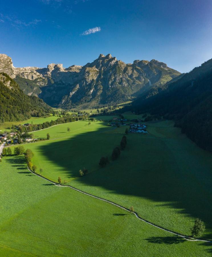 Hotel Wenger Alpenhof Верфенвенг Экстерьер фото